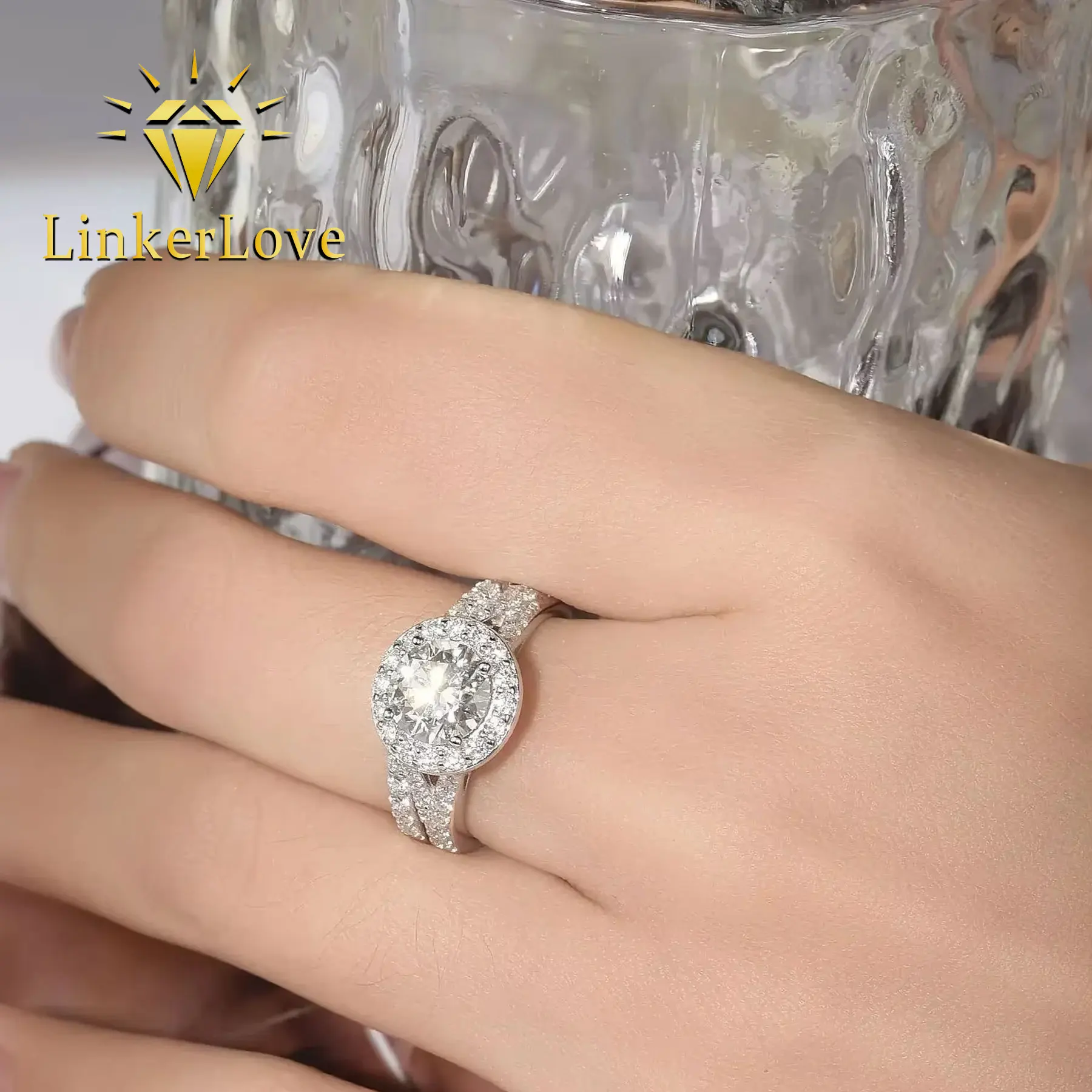 LinkerLove 1.5CT Halo Moissanite Engagement Ring for Women S925 Silver Split Shank Stackable Wedding Band Bridal Wedding Jewelry