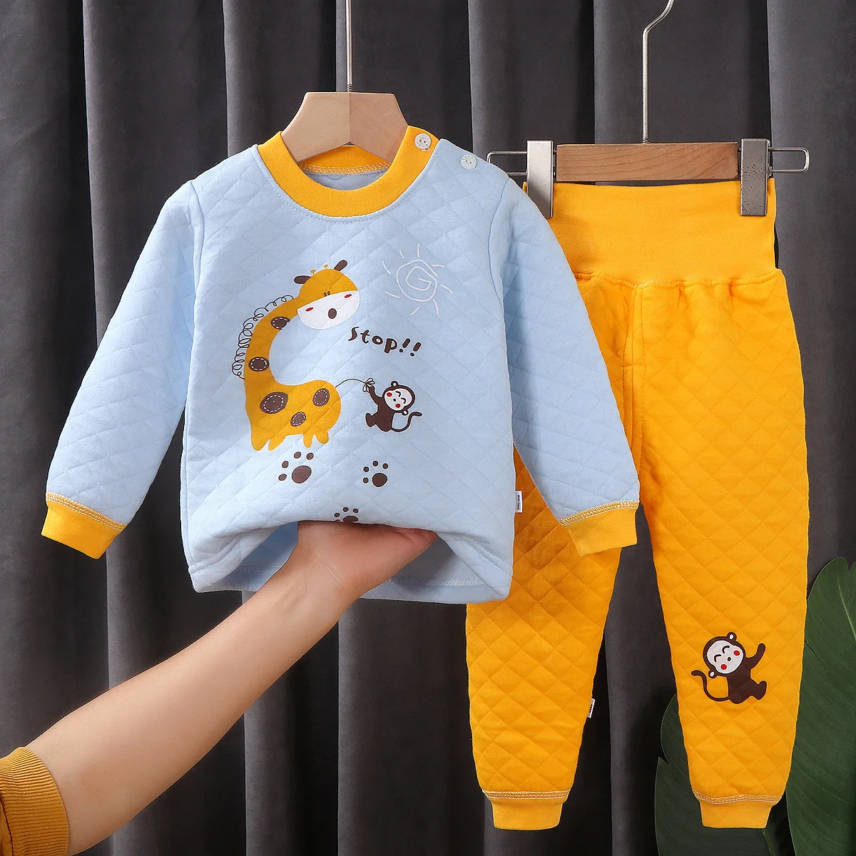 

Cotton Children's Thermal Underwear Set with Three Layers of Cotton Baby's High Waist and Padded Autumn Clothes and Trousers