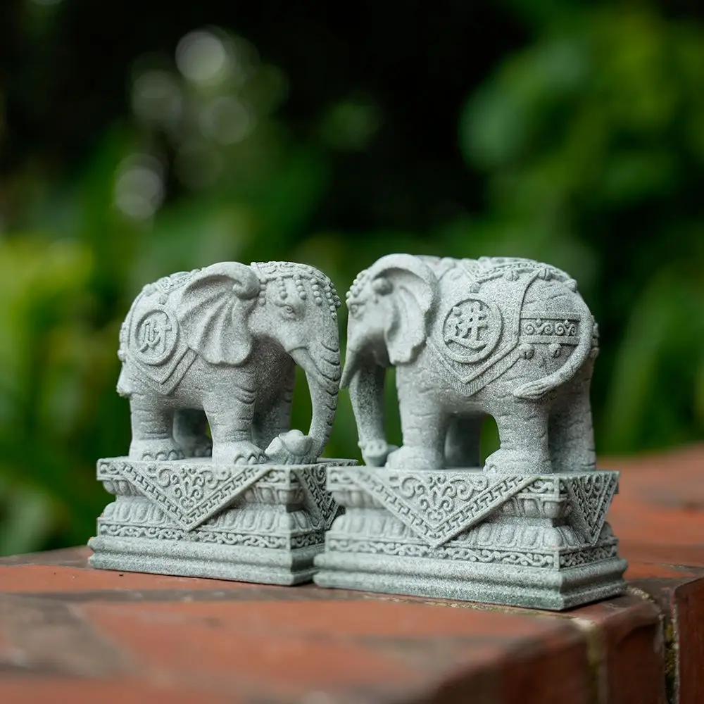 Chinese stone elephant ornaments, a pair of desktop placement, entrance wine cabinet, water-absorbing elephant crafts