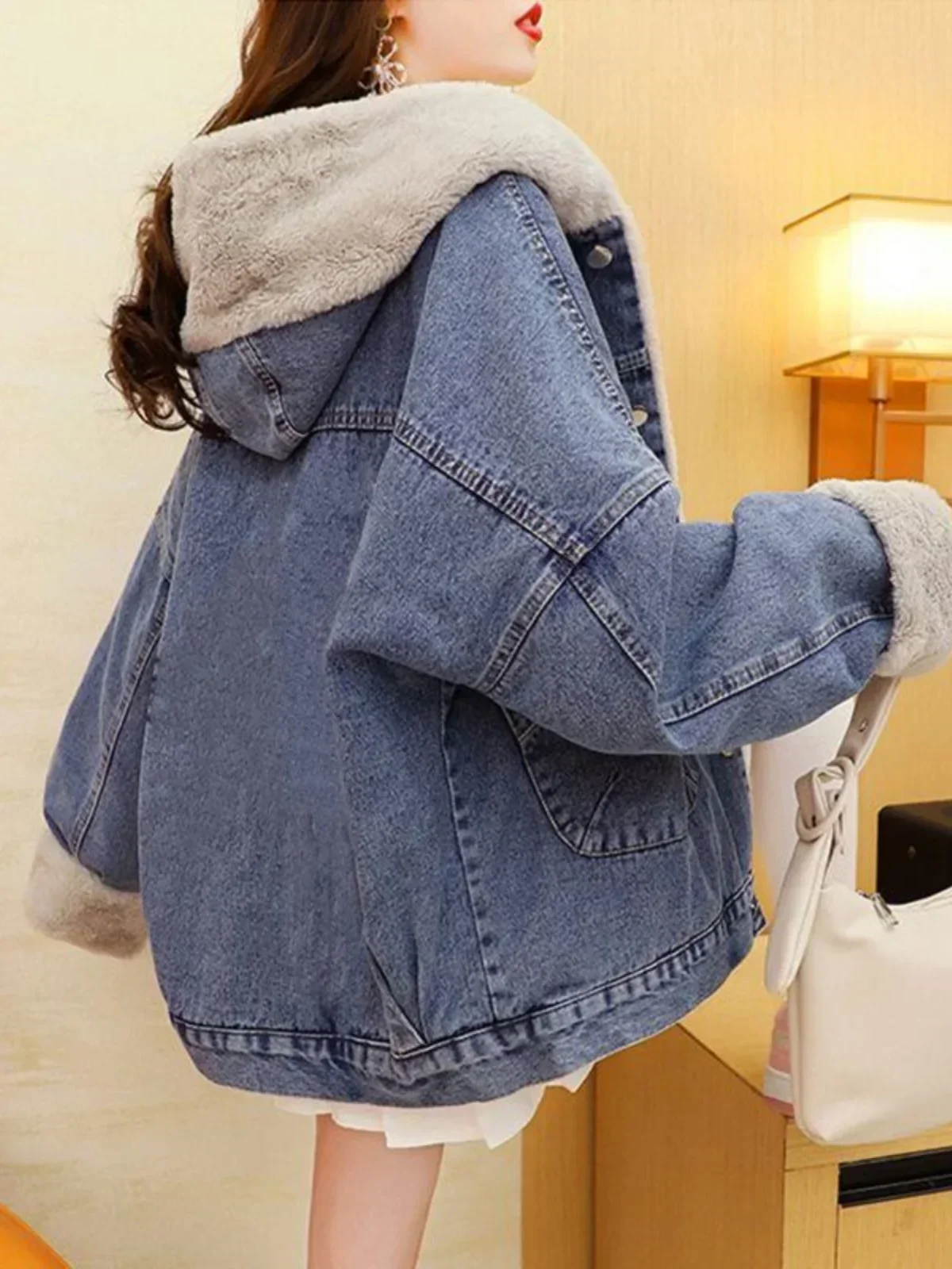 Denim coat Women Autumn and Winter Loose Warm Denim Clothing Women clothes Jacket Fleece-lined Thickened TikTok Popular Cotto