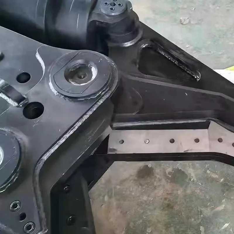 Yugong Powerful Cutting Force of the Hydraulic Double-Cylinder Pliers for Excavators Is for Scrap Metal Removal Shears