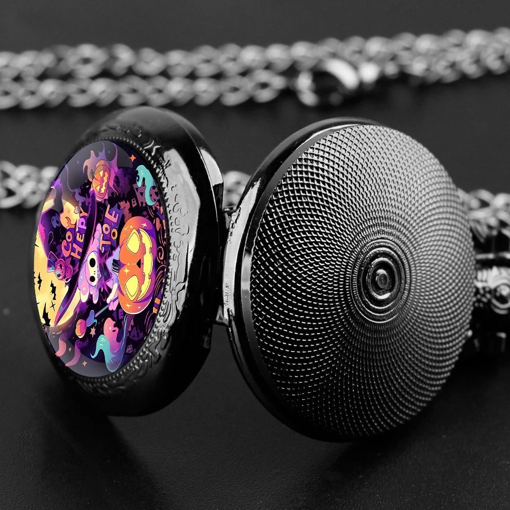 Orologio da tasca al quarzo nero con cupola in vetro a tema Halloween con quadrante con numeri arabi e catena resistente, regalo retrò per uomini e donne