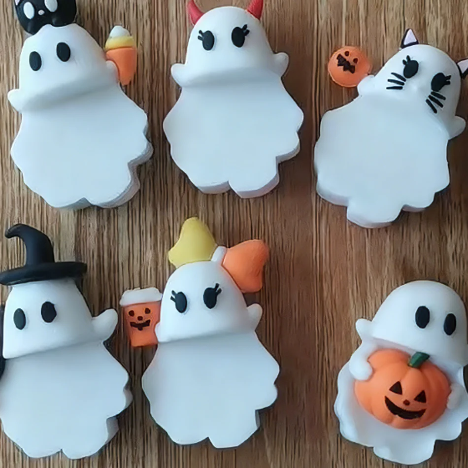 Figurina di fantasmi di Halloween Serie di Halloween Scatola cieca Mini modello di bambola Ornamento staccabile Confezione regalo misteriosa