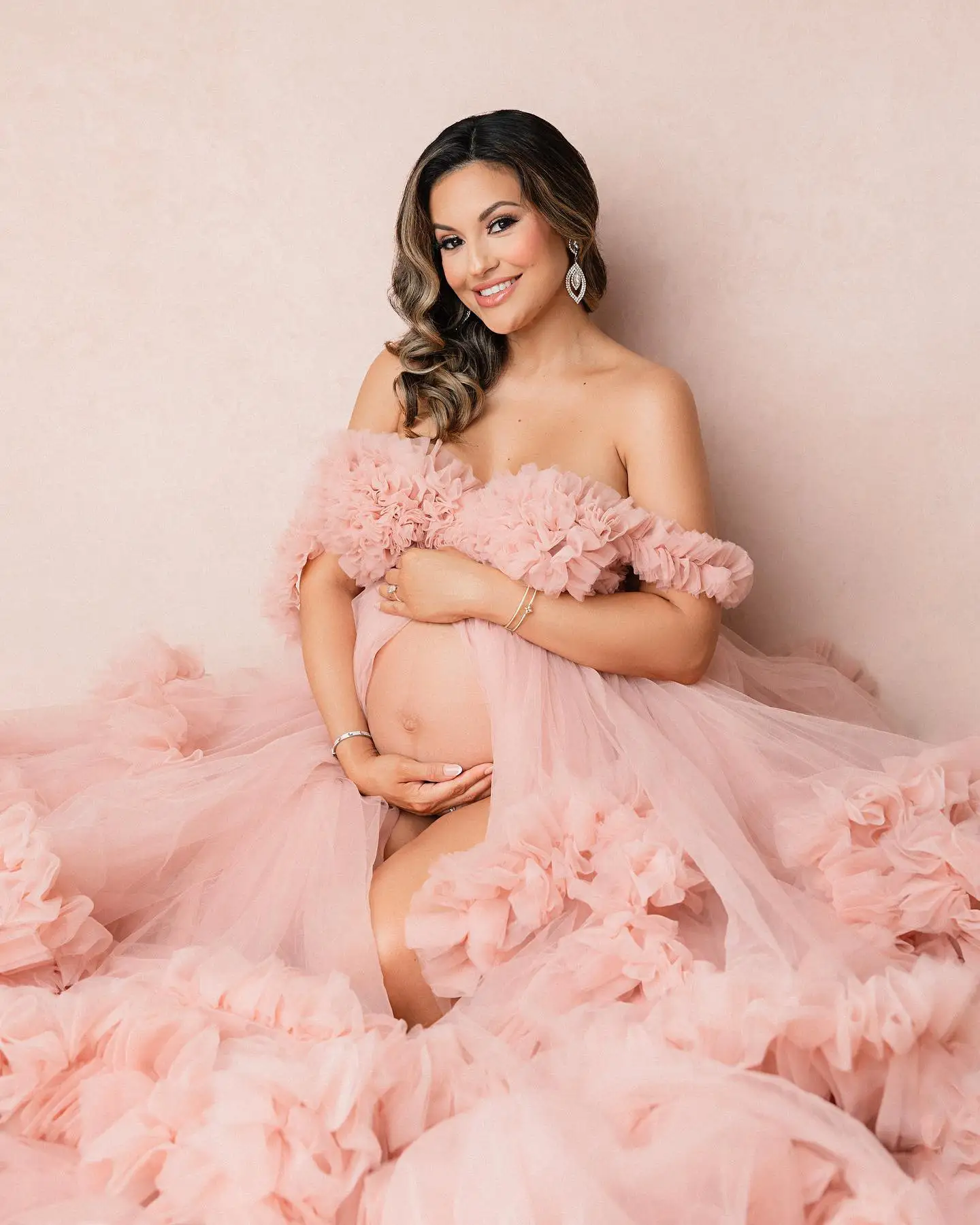 Hellrosa Umstands kleider für Fotoshooting Baby party von der Schulter Rüschen Tüll Braut Ballkleid Frauen schwangere Robe maßge schneidert