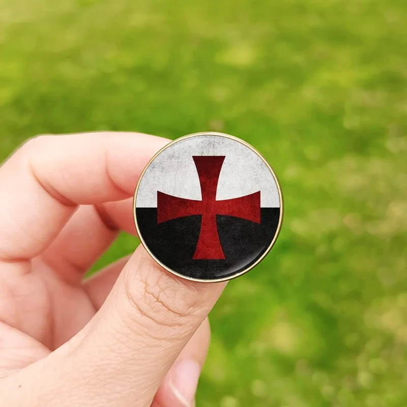 Knights Templar Brooches for Men Red Cross Masonic Symbol Glass Cabochon Brooch Badge Metal Pins Gift