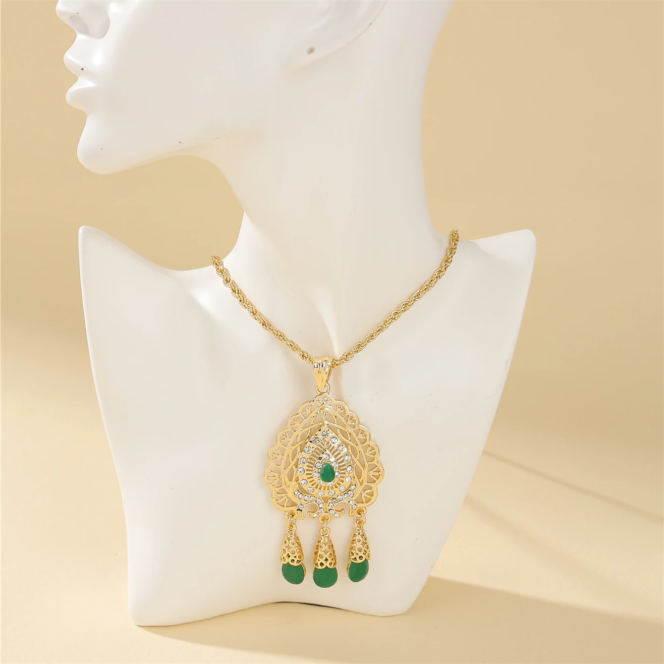 Moroccan Bridal Dew Drop Pendant Lavish Colorful Gemstone Necklace Middle Eastern Women's Festival Party Clothing Accessory