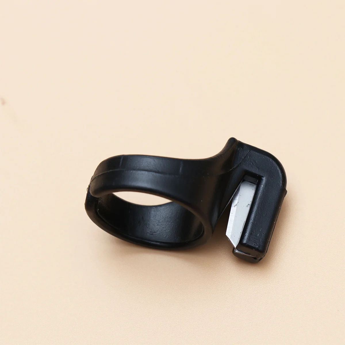 Anneau de coupe de fil à coudre ABS en acier inoxydable de qualité supérieure, outil de doigt multifonctionnel pour la coupe à la maison et à l'extérieur Orange 10 pièces