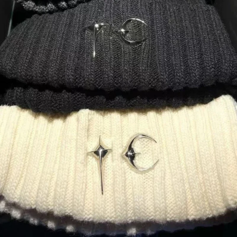 Nuovo cappello da club Thug in bianco e nero Metal Star Moon lavorato a maglia in lana da uomo e da donna con cappuccio caldo