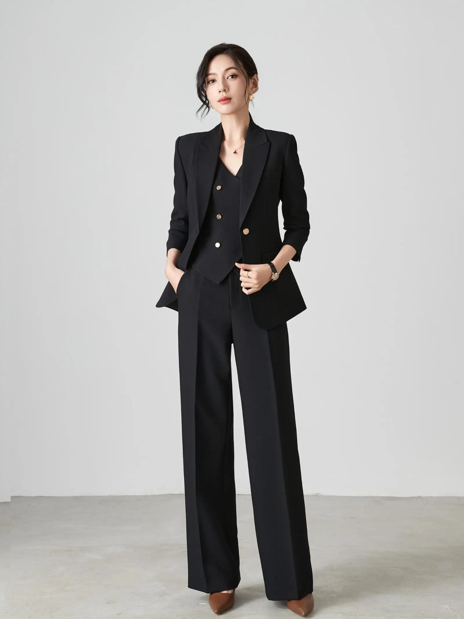 

Деловой женский костюм-тройка черного цвета с металлическими элементами, профессиональный комплект для собеседования, приталенный, с длинным рукавом