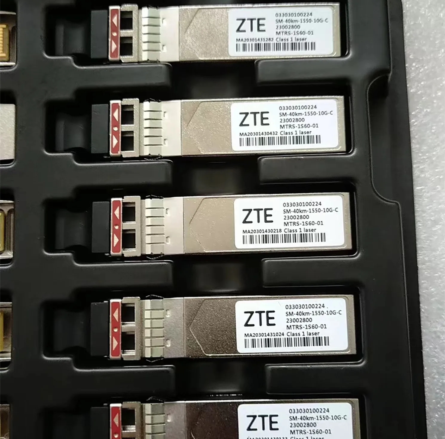 ZTE 10G 40 كجم SFP الألياف البصرية وحدة/033030100224 23002800 SM-40 كجم-1550-10G-C MTRS-1S60-01/ZTE 40 كجم SFP الألياف جهاز الإرسال والاستقبال/