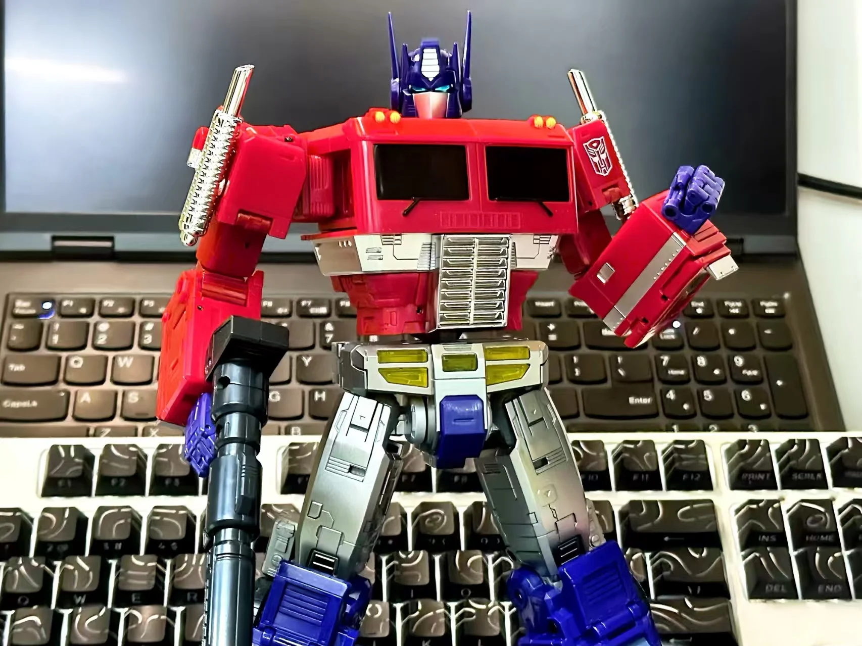 

New in stock Hasbro Transformers Master MPG-17 Optimus Prime era style toy figure model collection birthday gift