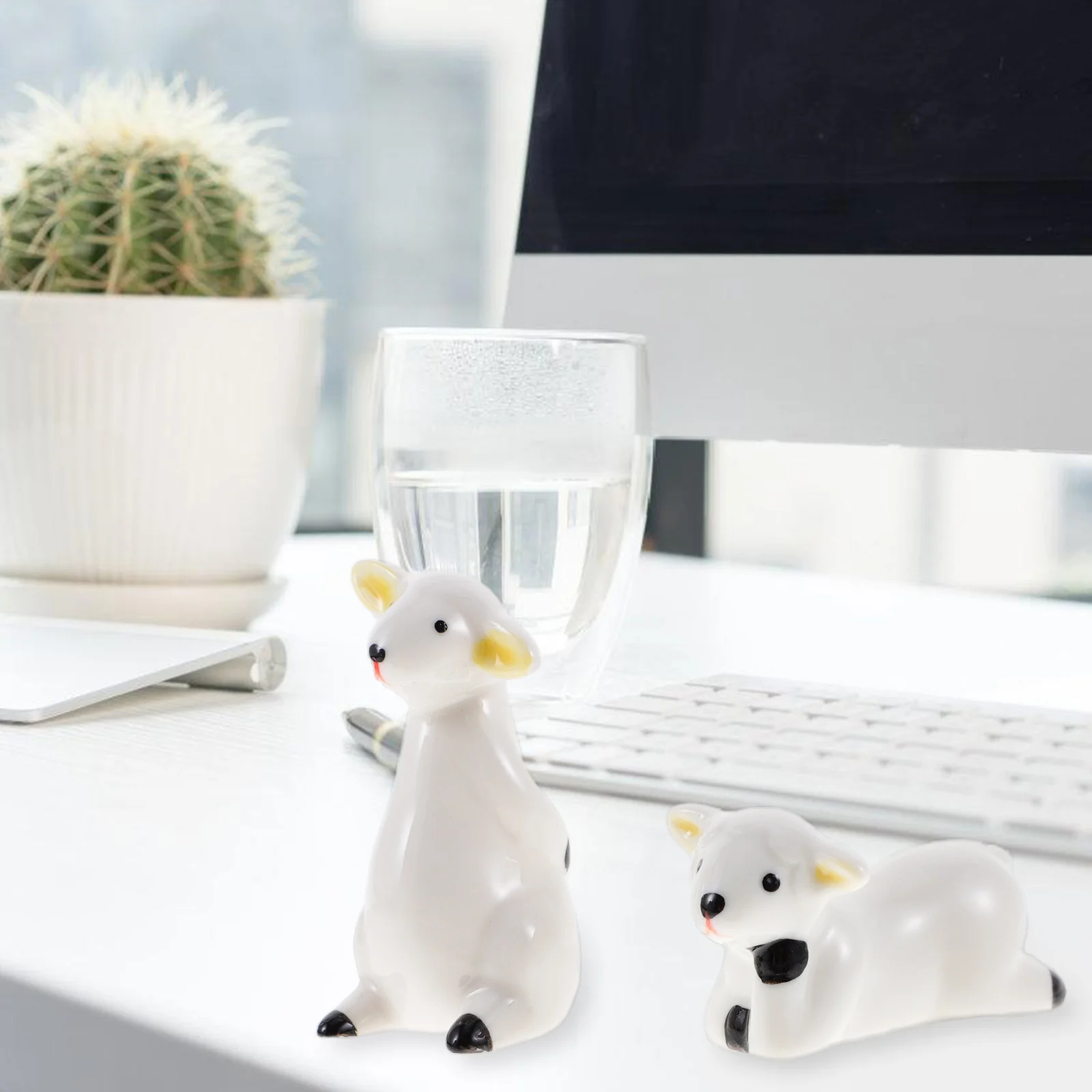 

2Pcs Ceramic Sheep Decor Creative Attractive Design Suitable for Indoor and Outdoor Use Brighten Your Garden and Lawn