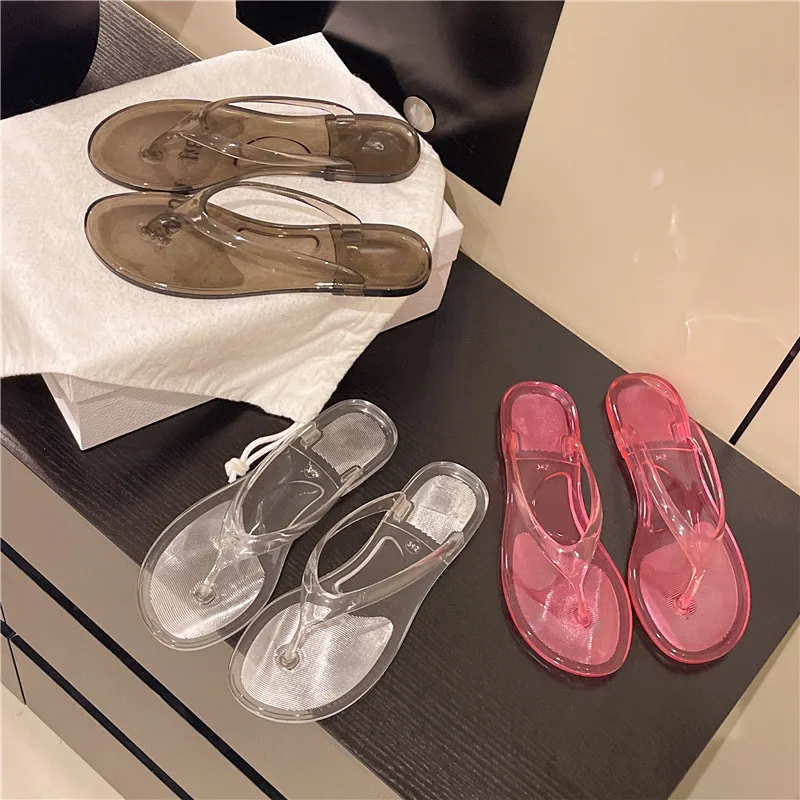 

new Spring/summer/women slippers candy-colored beach sandals outdoor wild fashion ladies flip flops 36-41