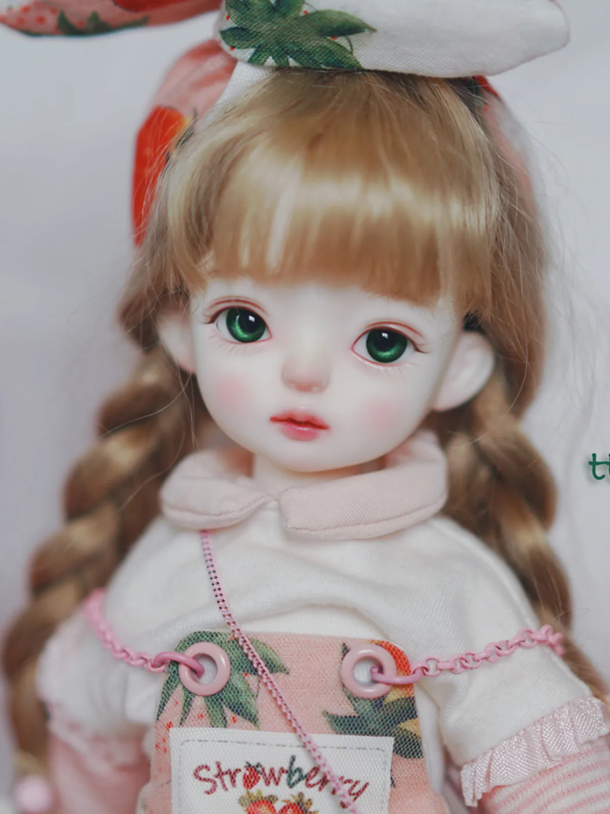 New sd BJD doll 26cm 1/6 minute BWY Strawberry cute humanoid joint moveable resin spot makeup