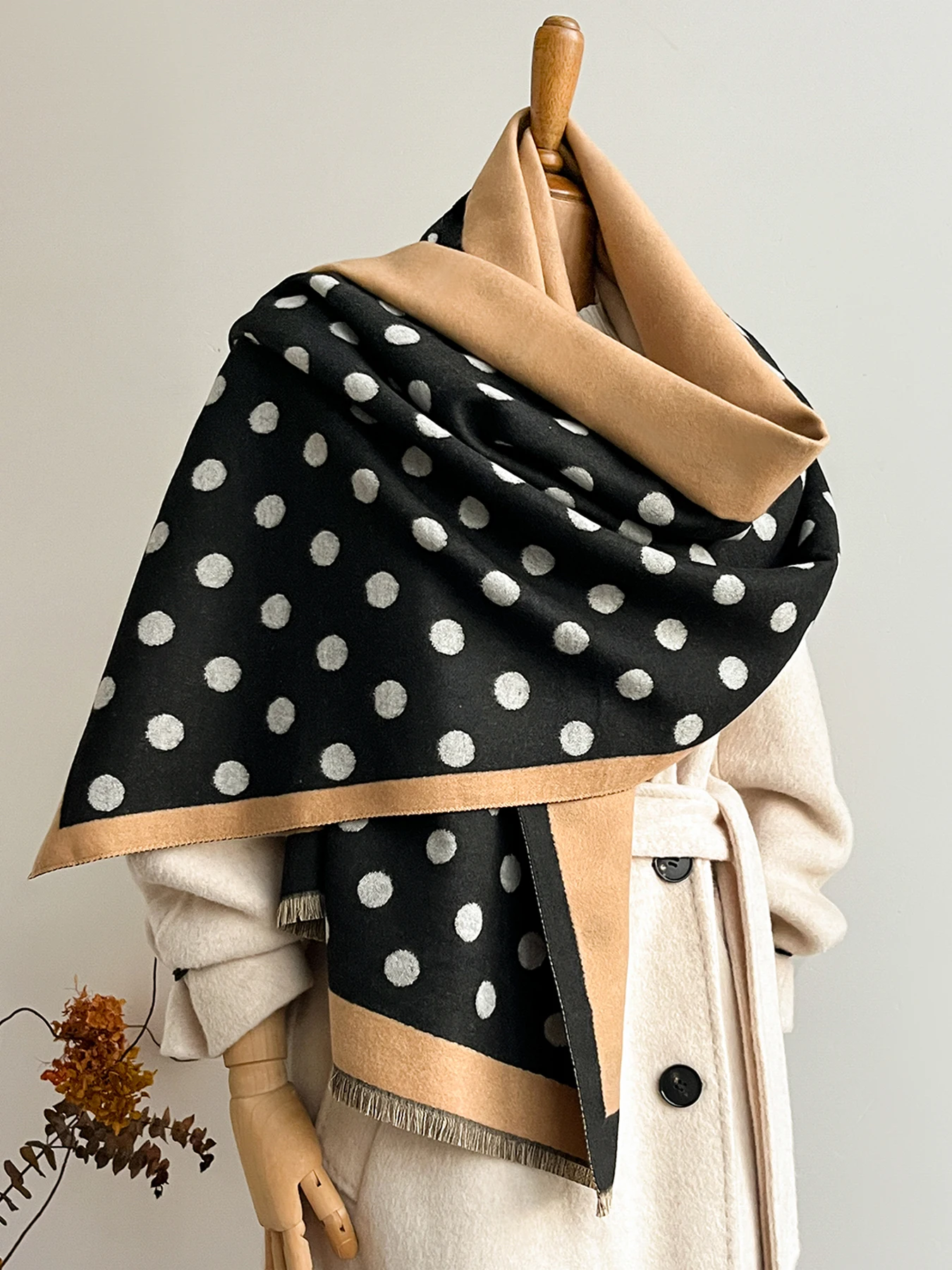 المرأة الخريف الشتاء فو الكشمير نقطة نمط ernShawl الدافئة وشاح جاكار تنوعا بطانية استخدام الرقبة حماية نمط جديد