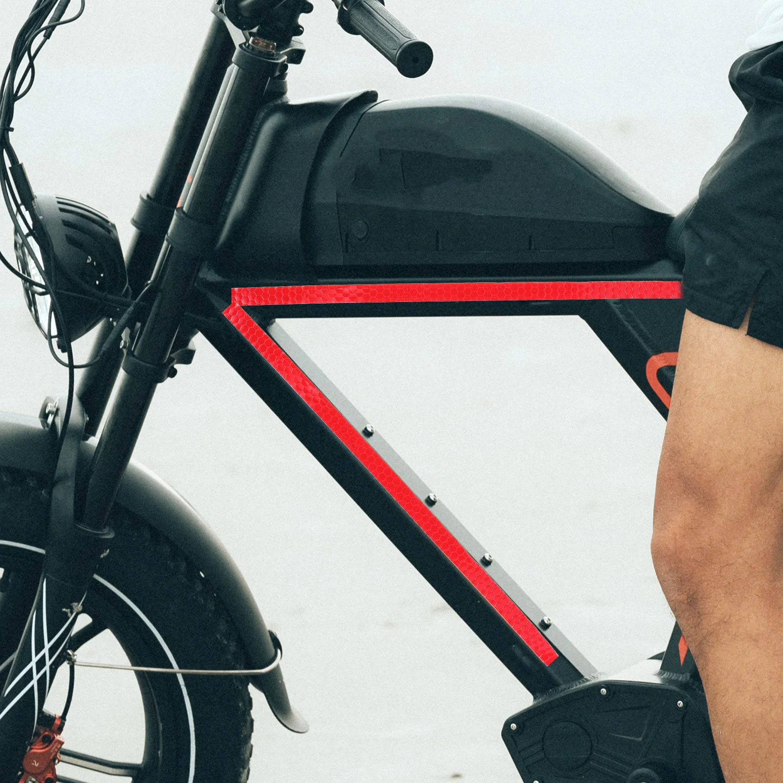 

7 Rolls Reflective Glow in Dark Bike Stickers Durable Warning Tape Professional Bike Decoration Motorcycle Rim Tape