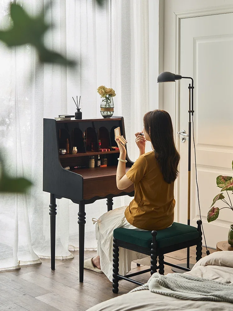 خزانة خشبية صلبة فرنسية قديمة، شقة صغيرة، طراز أمريكي مع أدراج، خزانة تخزين بجانب السرير