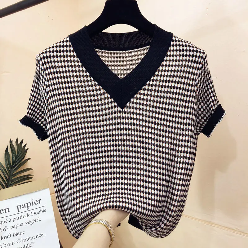 Koreon Fashion Women Plaid Knitted T-shirt Summer New Short Sleeve Female Clothing Tees V-Neck Bottoming Pullover Casual Tops