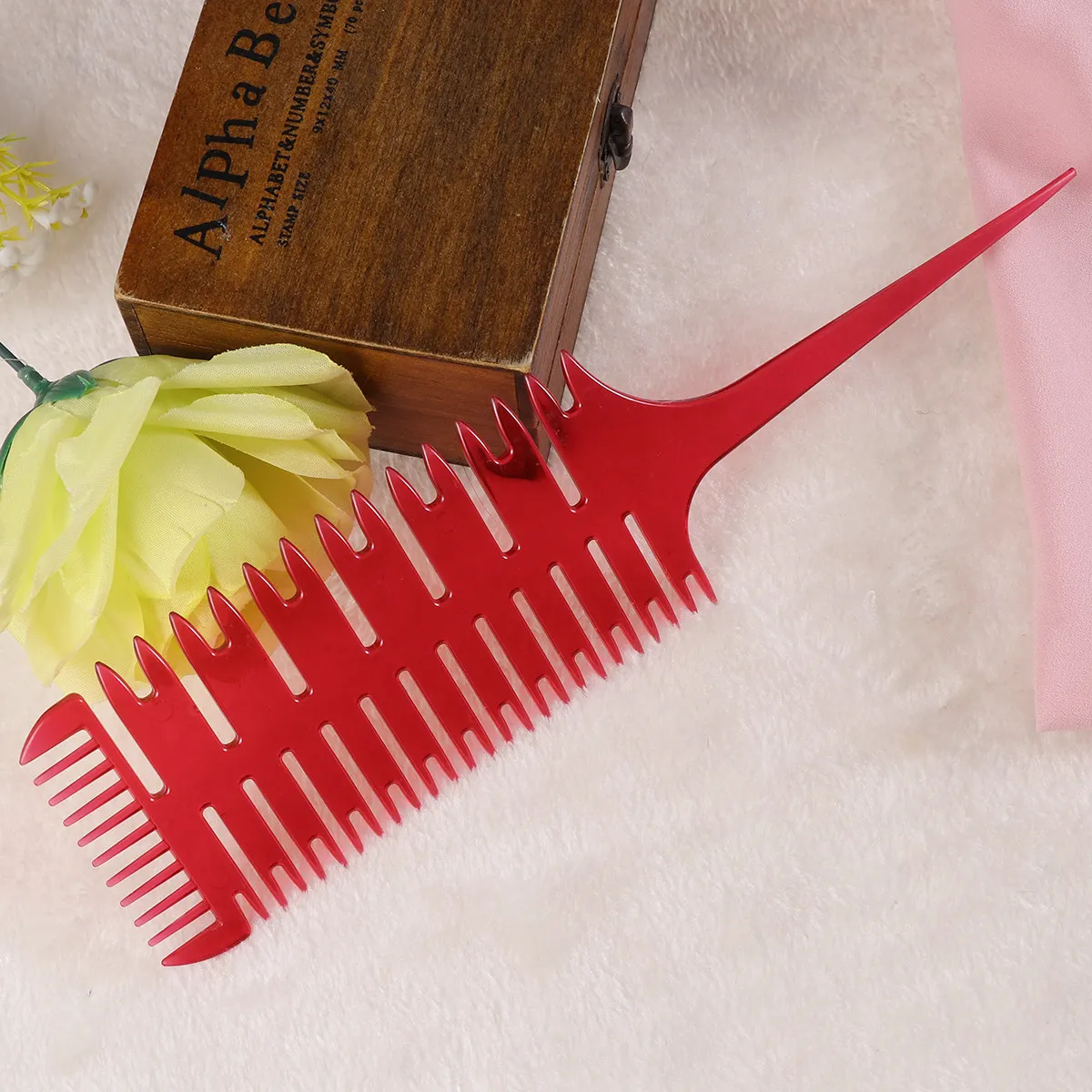 

1Pcs Fish Bone Comb Red Professional Hair Dyeing Sectioning Brush Ergonomic Handle Smooth Teeth Lightweight Ribs Comb Hair Brush
