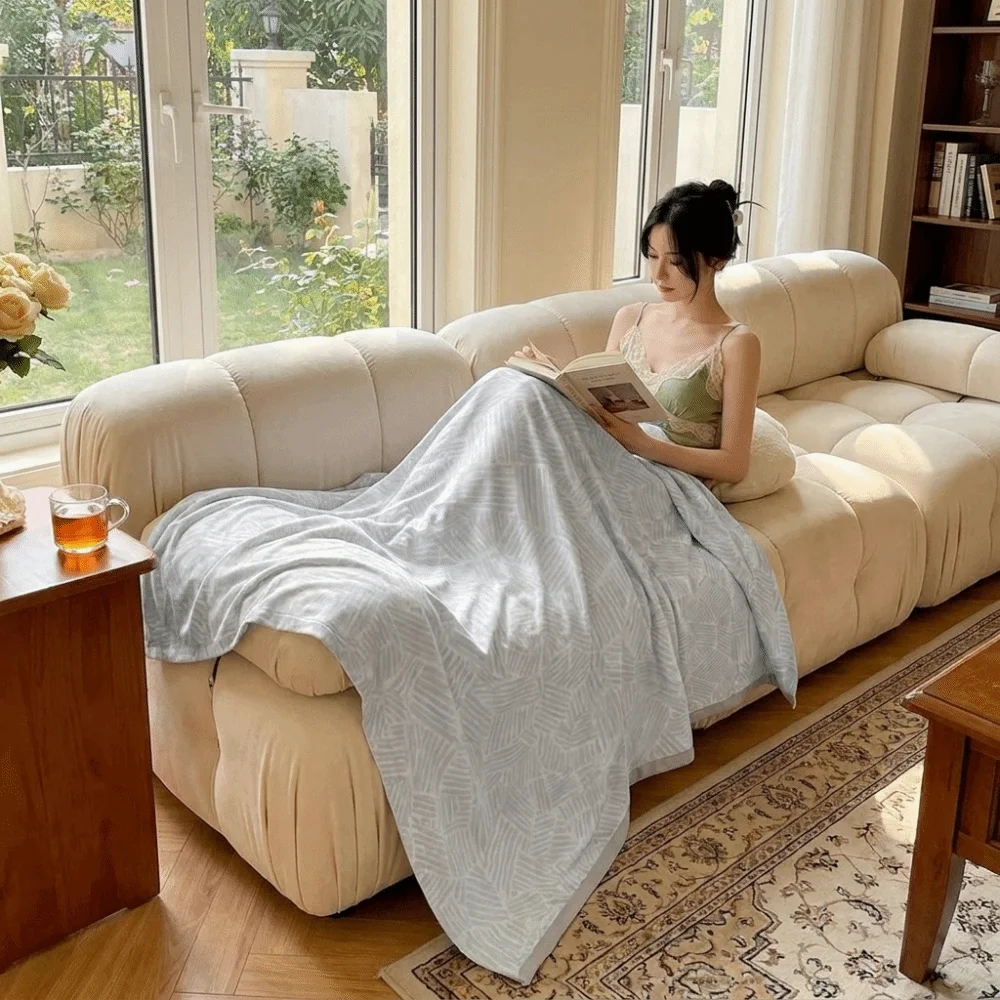 Thin Breathable Summer Cooling Blanket Skin-friendly Ice Silk Blanket Summer Quilt Solid Color Sofa Throw Blanket Afternoon Naps