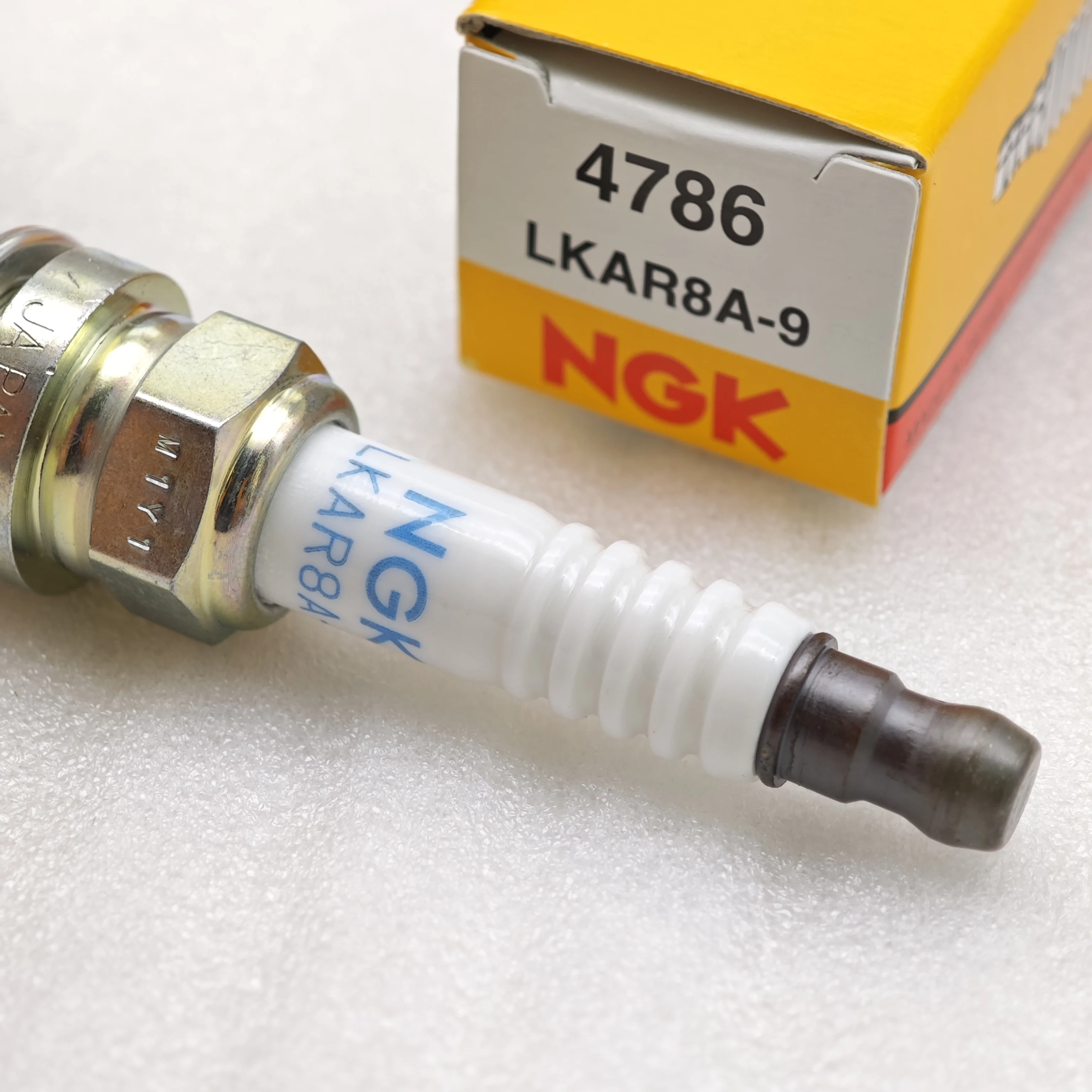 1pcs Original NGK Spark Plug LKAR8A-9 4786 is suitable for motorcycle KTM Duke 250 390 400 450 NS200