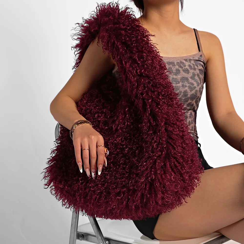 

2026 Новые сумки на плечо из искусственного меха ягненка для женщин, популярная сумка-ведро из искусственного меха для девочек, модная женская меховая сумка-тоут