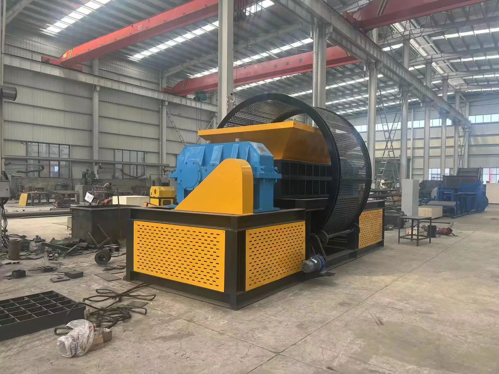 آلة تقطيع النفايات ذات العمود المزدوج آلة سحق النفايات الصلبة لمحطة معالجة النفايات البلدية  