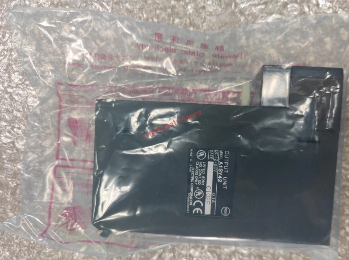1 pz spedizione veloce originale nuovo modulo di uscita di ingresso 64 punti PLC A1SY42 In Box Brand