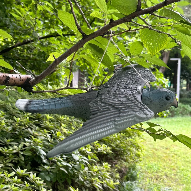 3D Flying Falcon Hawk Bird Repellent Decoy Garden Pest Control Scarecrow Ornament for Yard Hunting Decoration