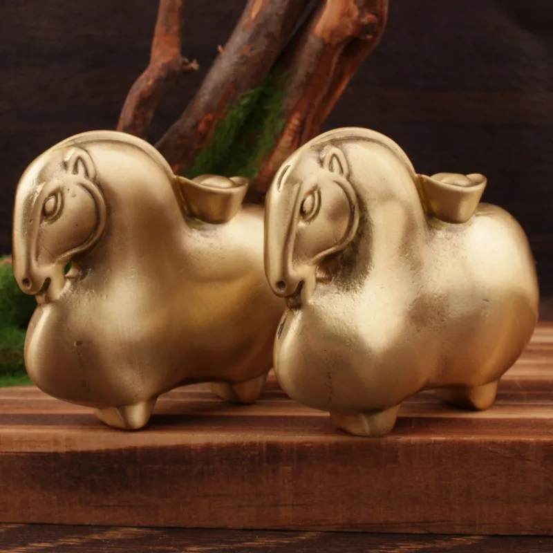 Pure brass immediately has money in hand, and there is a Buddha in hand to play with. Small zodiac horse ingot pendant.
