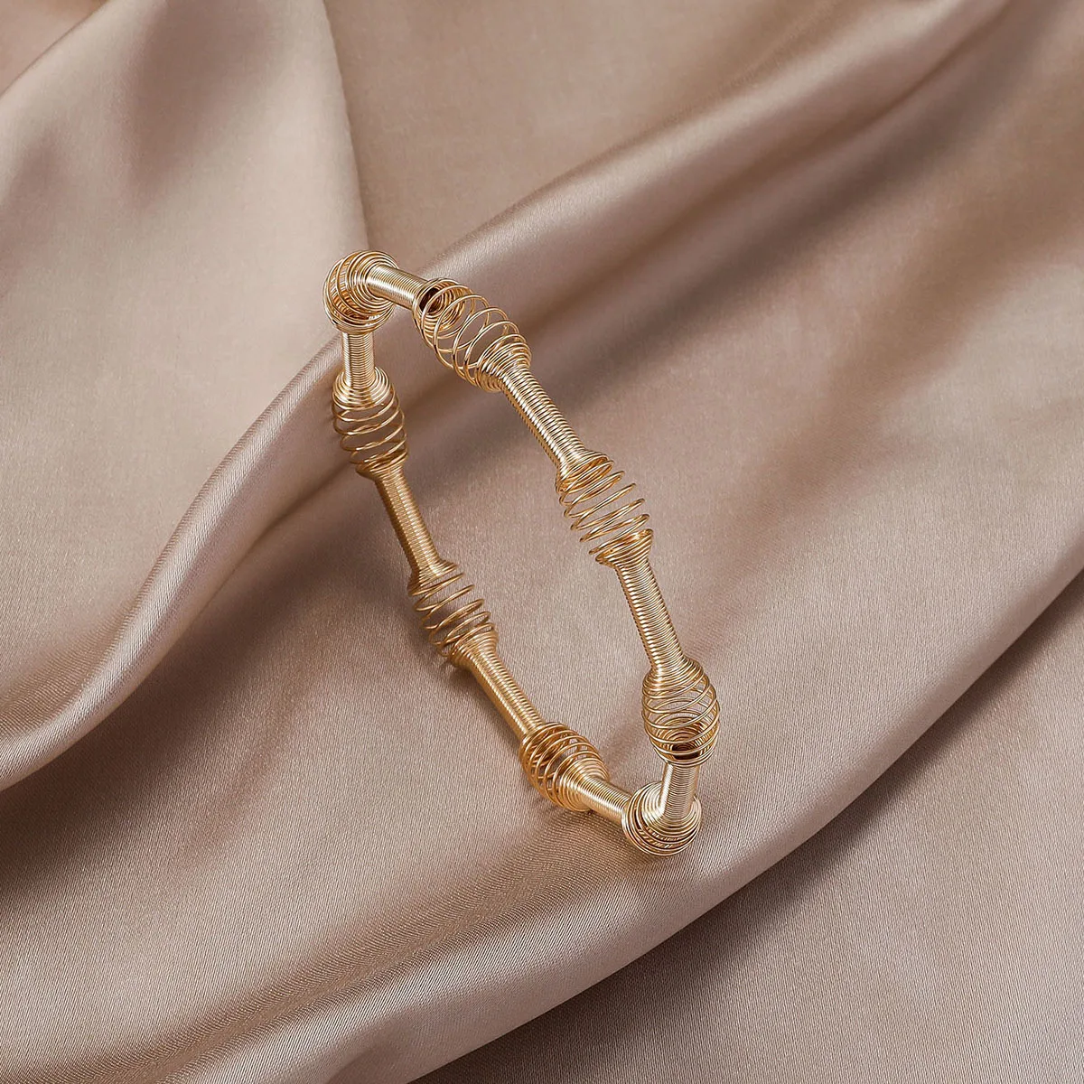 Золотой-персонализированный-легкий-роскошный-выдвижной-женский-браслет-с-холодным-ветром-и-высоким-смыслом