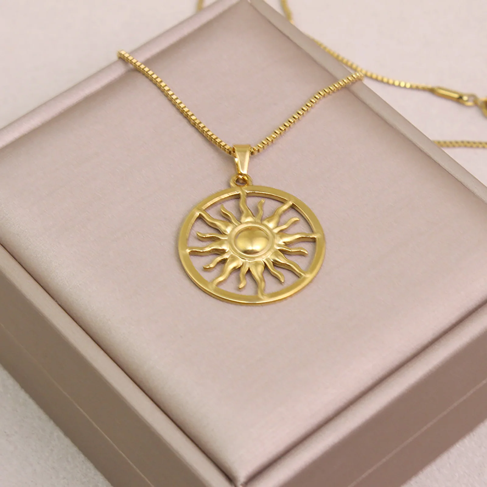 Edelstahl-Sonnen-Charms mit rundem Anhänger für Damen und Herren, Schmuckzubehör – Detail 3