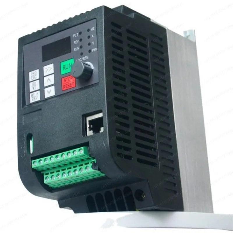 2.2KW Single to Three Phase VFD, 220V Input Variable Frequency Inverter for Motor Speed Control