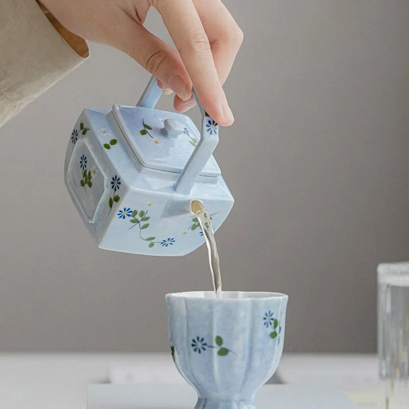 1PC Hand Painted Small Daisy Teapot Handle Beam with Filter Tea Making Household Kung Fu Tea Set Teapot