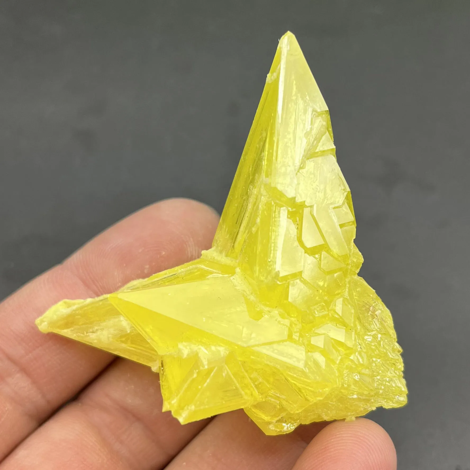 

Natural yellow sulfur rock quartz crystal rough stone mineral specimen meditation energy aura healing stone room decoration