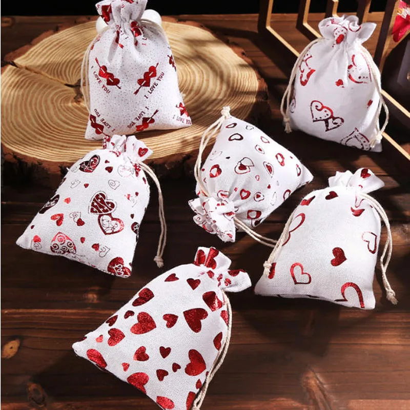 50pcs/lot Love Heart Drawstring Bags Hot Stamping Cotton Linen Wedding Souvenir Candy Pouch for Valentine's Day