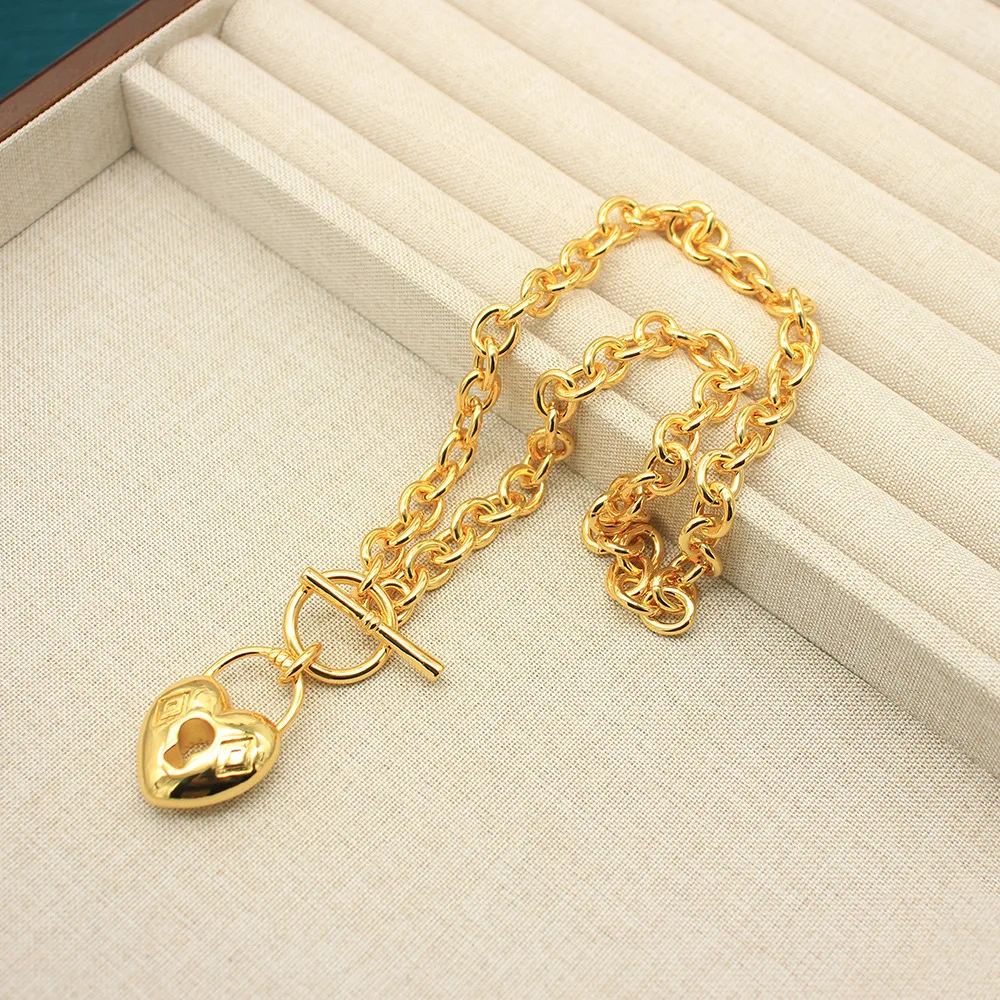 Heart thick chain necklace simple love O/T buckle golden chain clavicle chain classic neck accessory