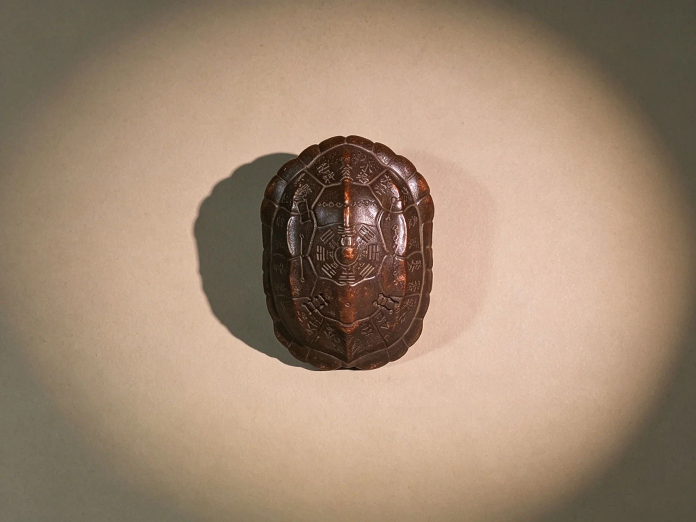 Vintage Hollow Tortoise Shell Divination Tortoise Shell Literary Play Handheld Ornament, Copper Decorative Statue for Home & Off