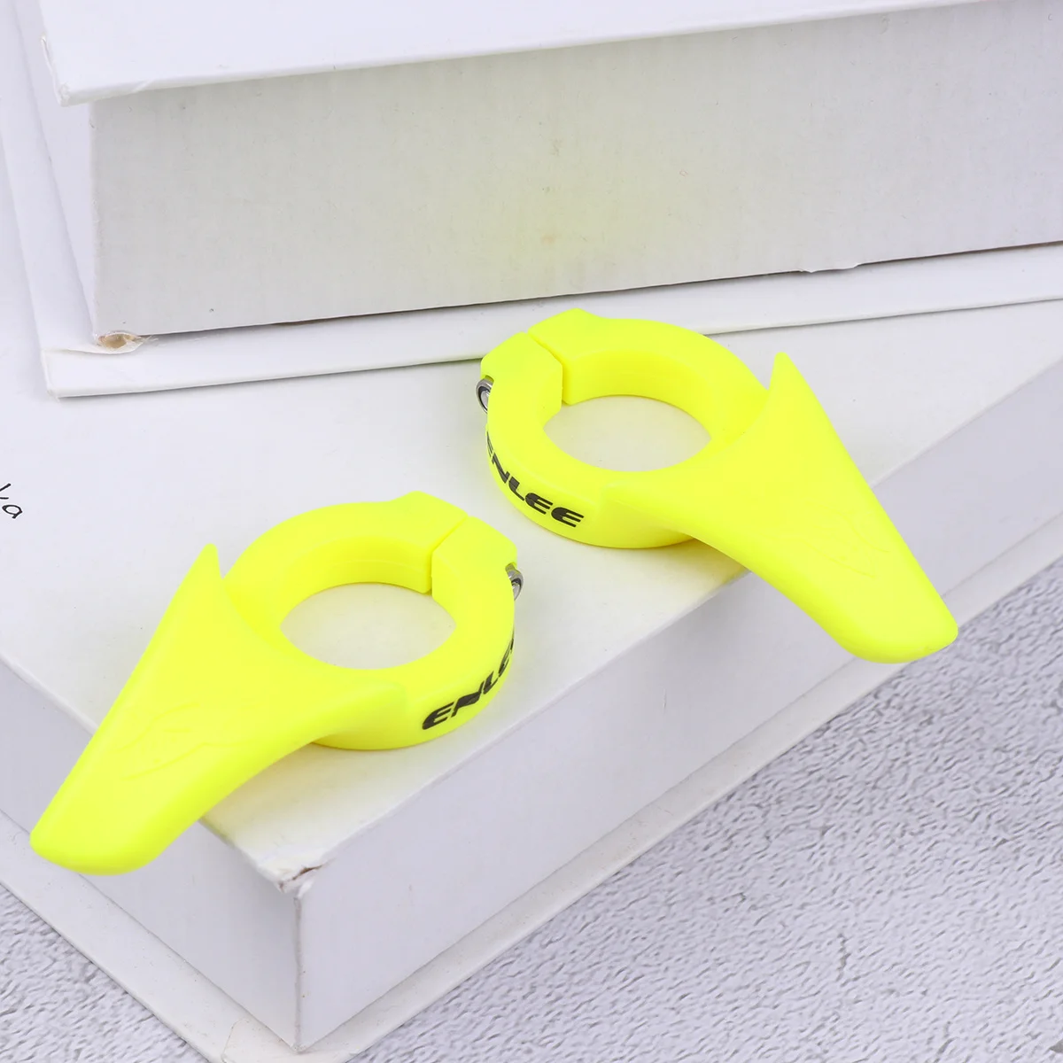 

Horn Bike Handlebar 1Pair Ergonomic Design Reduces Wrist Fatigue Durable Lightweight Scratch Resistant for Mountain Road Bike