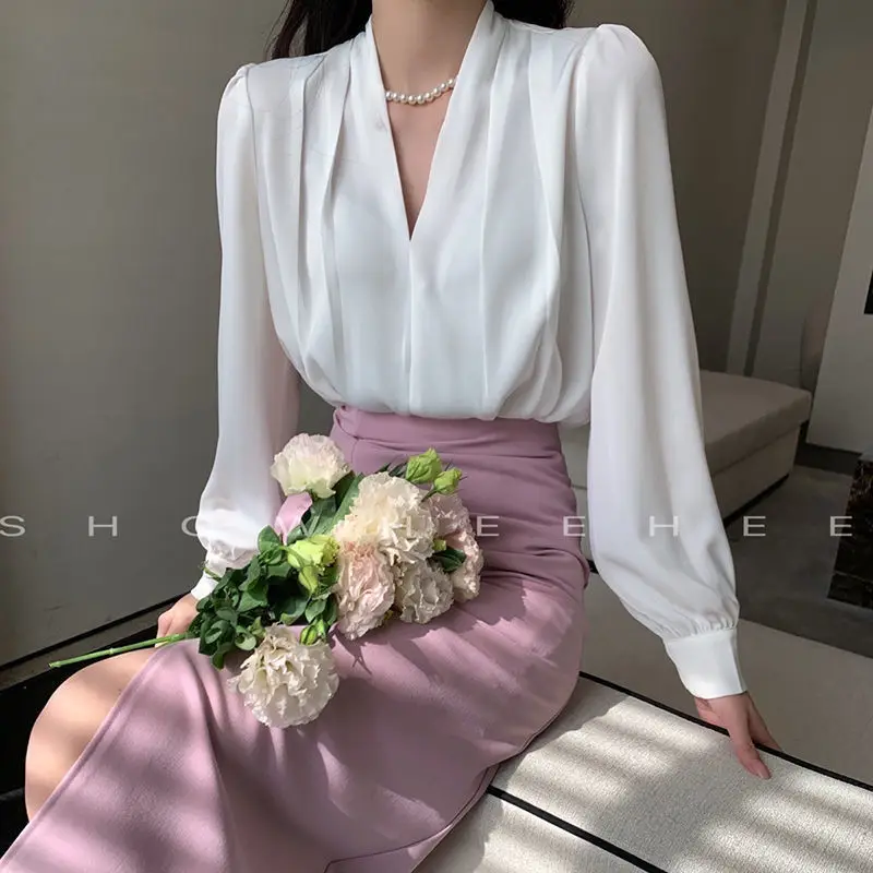 White V-neck Shirt Tops Spring Autumn Long Sleeve V Neck Solid Chiffon Loose Pleated Elegant Fashion Temperament Women Clothing