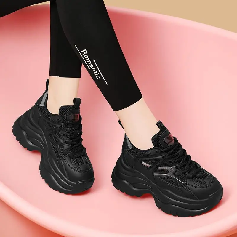 Yearcon Baskets décontractées pour femme, style Dad Sneakers, noires, à semelle épaisse, rehaussantes, pour loisirs et sport, basses, à bout rond, en cuir souple