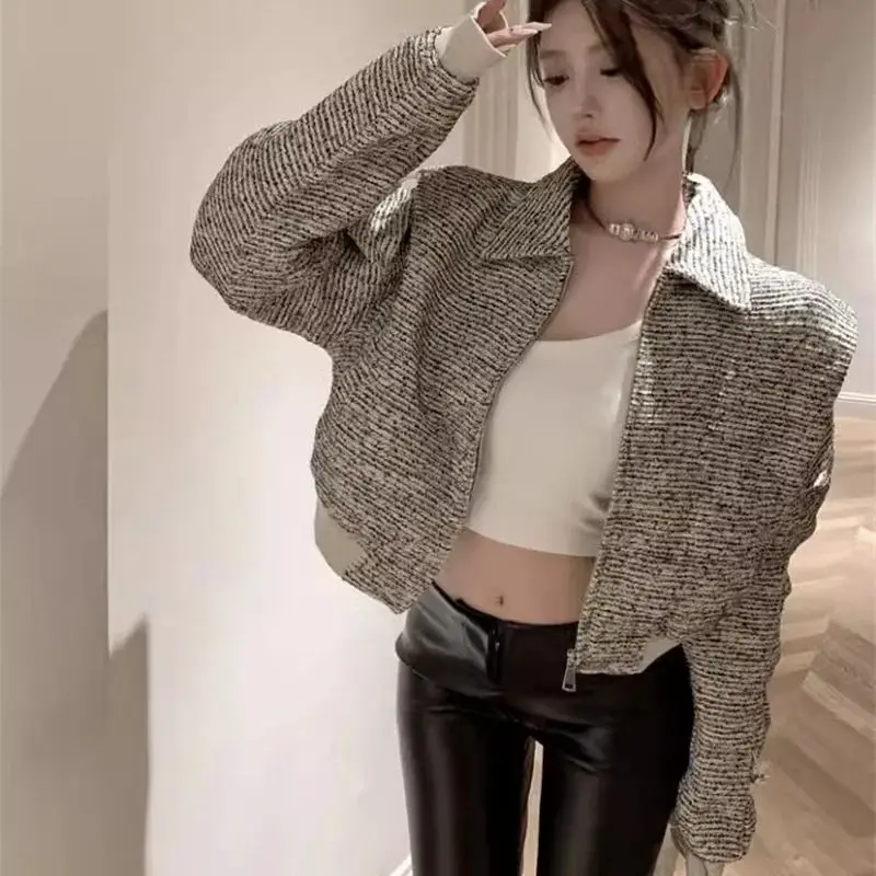 Xiaoxiangfeng Long sleeved Polo Neck Short Coat Women's 2024 Spring and Autumn Elegance Loose Short Jacket Cardigan Zipper Top W