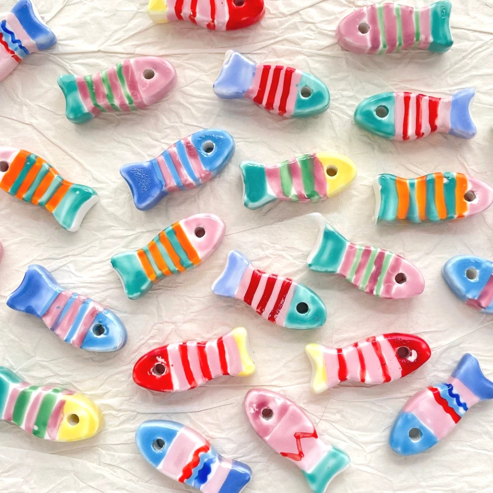 4 Pieces Colored Striped Hand-painted Oil Dripping Ceramic Small Fish Pendant DIY Jewelry Making Necklace Bracelet Accessory