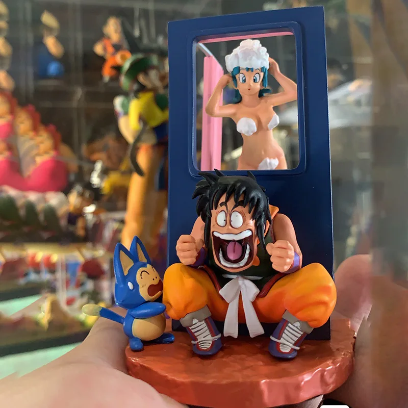 Figuras de Anime de Dragon Ball, estatua de colección de 9cm, modelo de decoración, regalos de juguetes, Bulma, Yamcha, Peeping