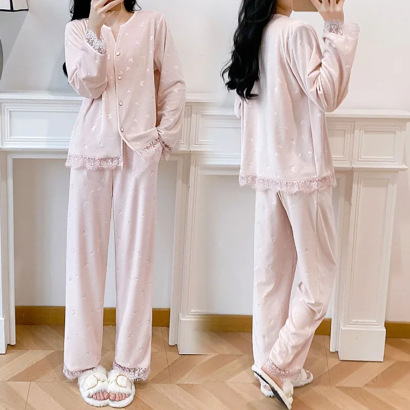 

Island Velvet Autumn and Winter Pajamas for Women with Velvet Short Plush Warm Embossed Home Clothes Set for Outerwear