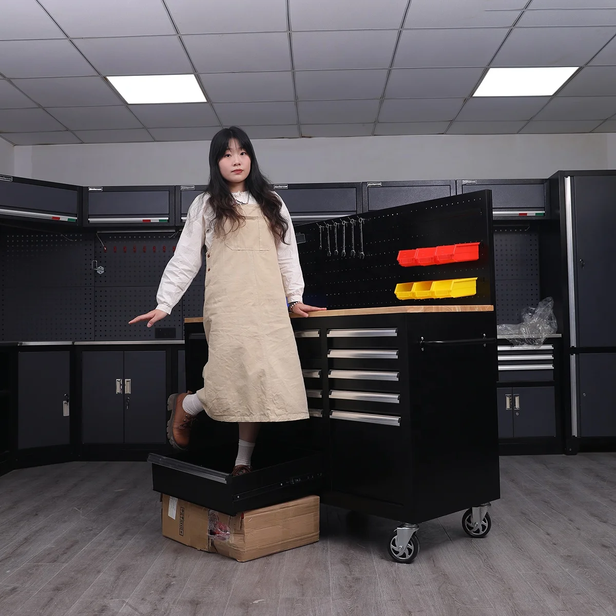 

Wholesale Multi Drawers Mobile Workbench Tool Cabinet Black Rolling Tool Chest Trolley Storage Tool Box With Drawers
