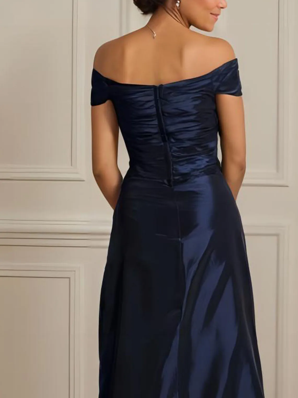 Elegant A-Line Prom Gown Off-the-Shoulder Satin Appliques Cap Sleeve Sweep/Brush Train Formal Evening Dress 2025 Free Customized