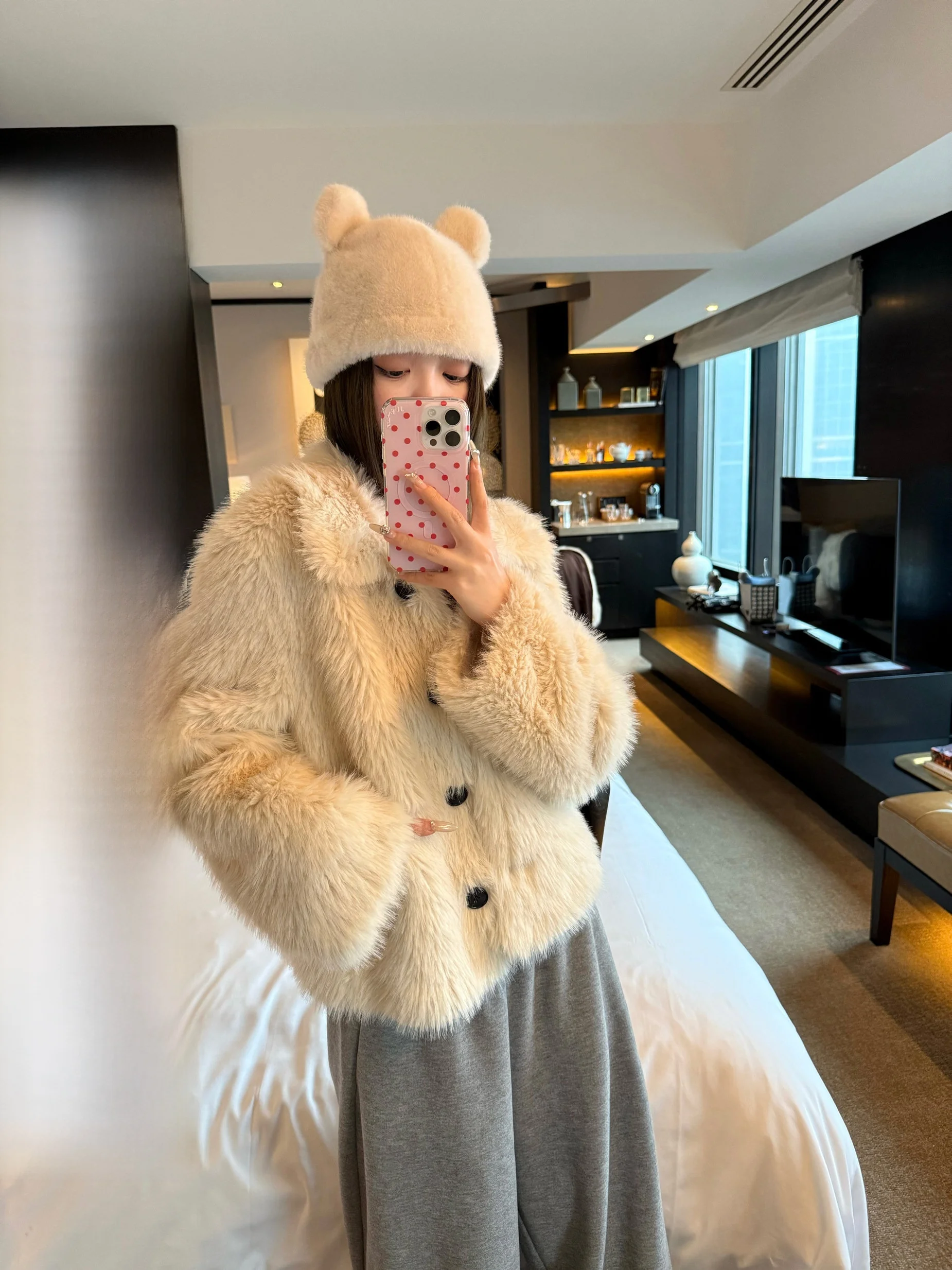 

Ele White Collar ort Fur Coat Women's Winter Faion High-End Feelings Eco-friendly Leatherette Jaet Korean Sle