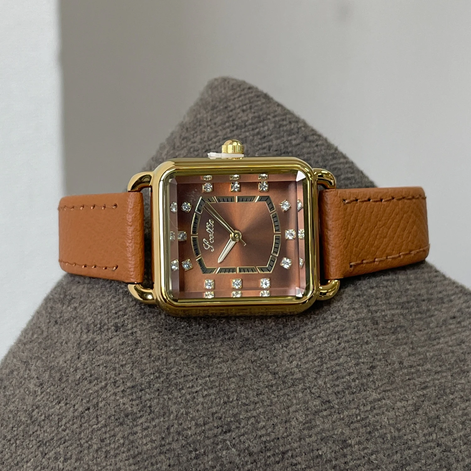 Luxury-inspired Women's Watches High-Quality 2026 New Arrivals Bracelet Watches Vintage Leather Timepieces Women's Gift Watches