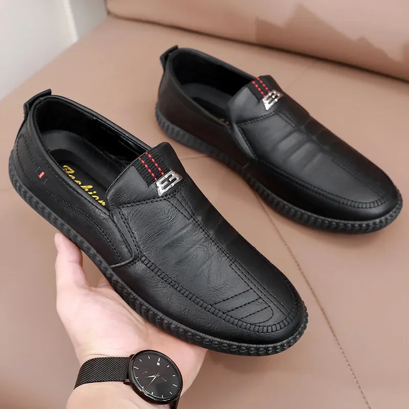 Zapatillas de deporte de cuero para hombre, zapatos informales de negocios, mocasines ligeros de fondo suave para conducir, calzado plano sin cordones, 운화 화